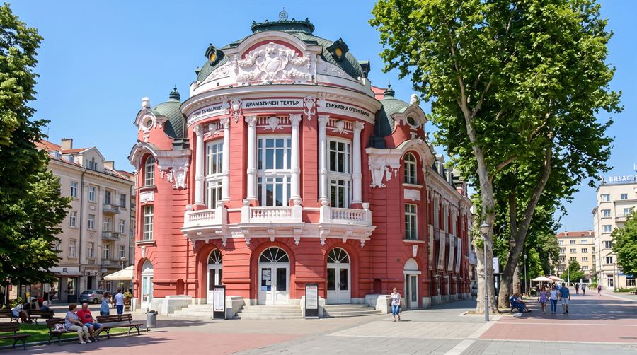 Budova opery a divadla vo Varne, tip na výlet